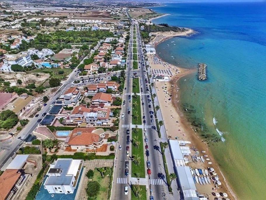 Domus Maulli - Villa Sul Mare Marina di Ragusa Exterior foto